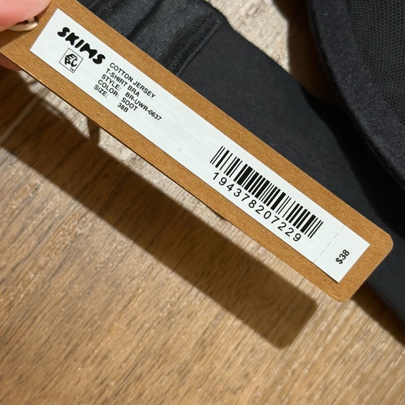 Black SKIMS Bra - Picture 4 of 5